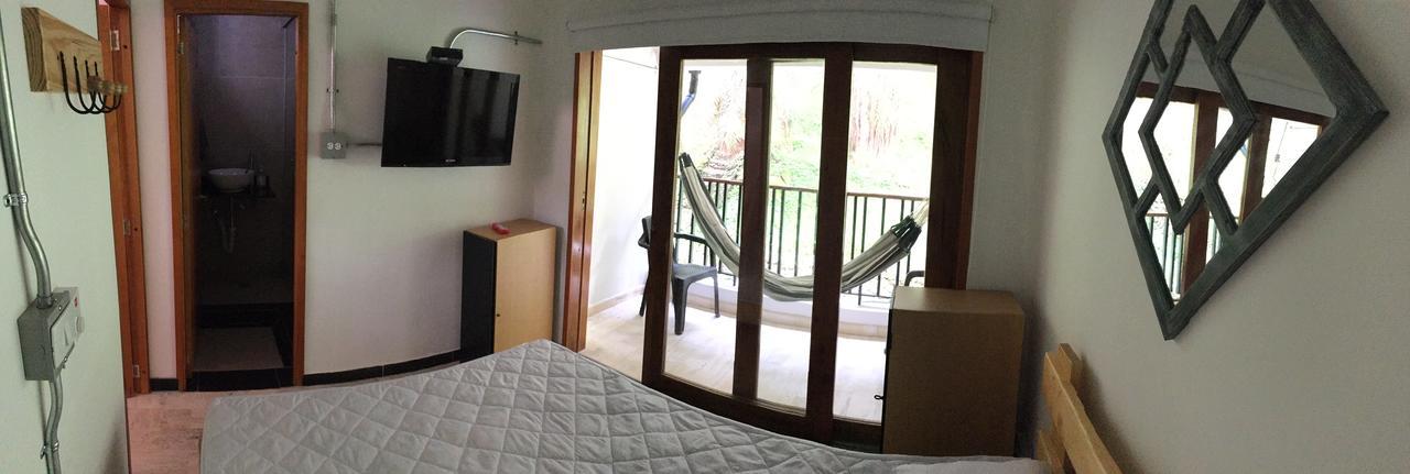 Hostal Chillin District *
